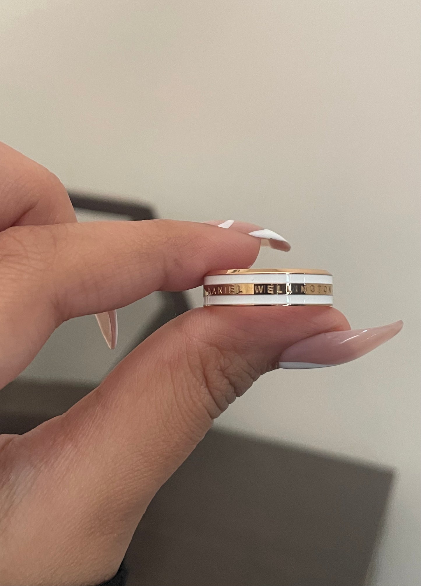 Dw Ring (white)