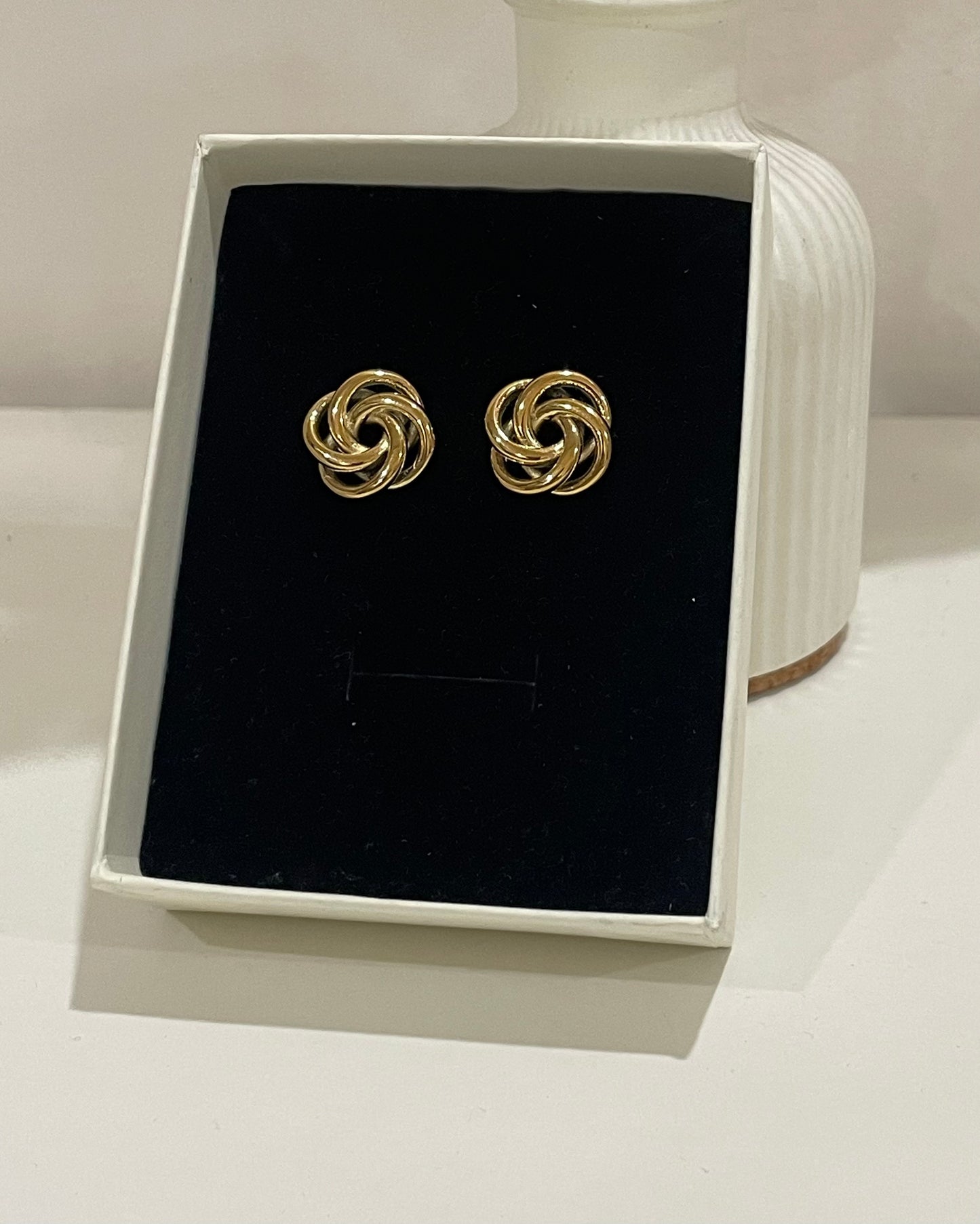 Valentina Studs