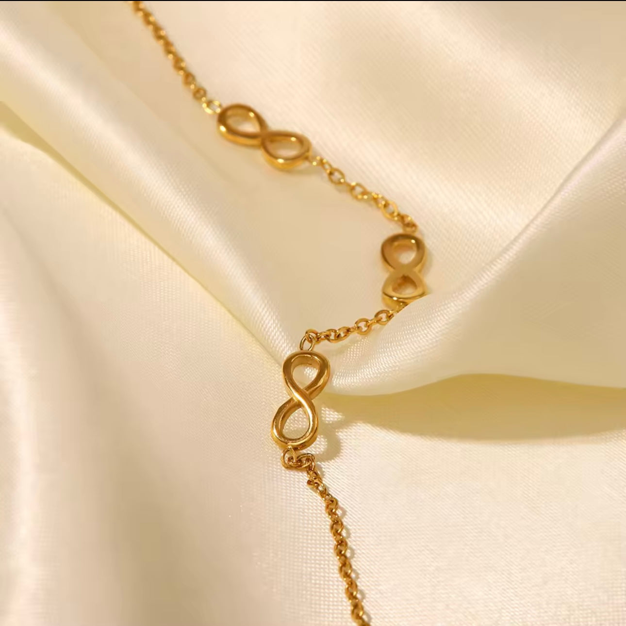 Infinity loop Bracelet